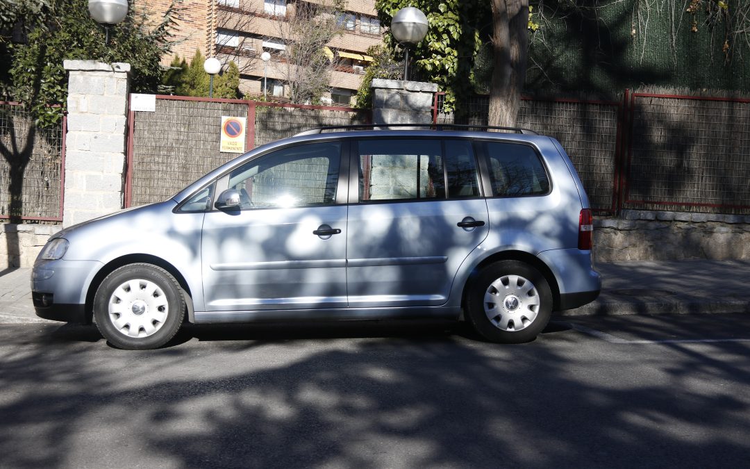Se vende coche Touran adaptado