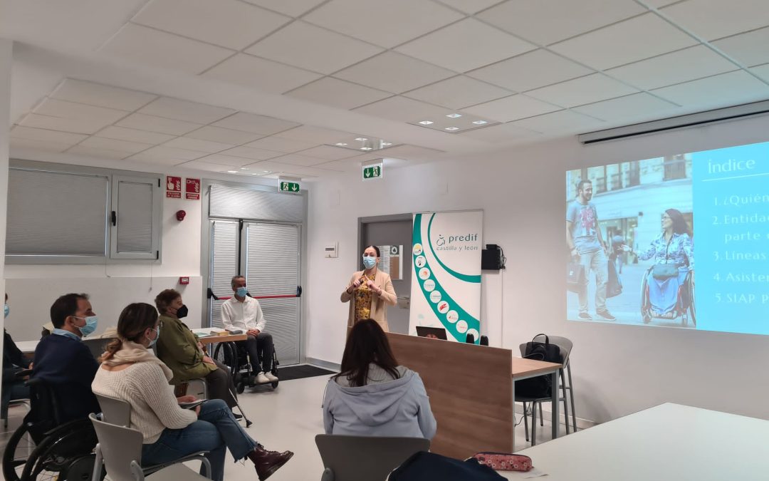 ASPAYM Castilla y León instala un punto informativo en Salamanca