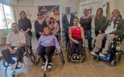 Fundación ONCE dona sillas deportivas a la FDDFRM en ASPAYM Murcia
