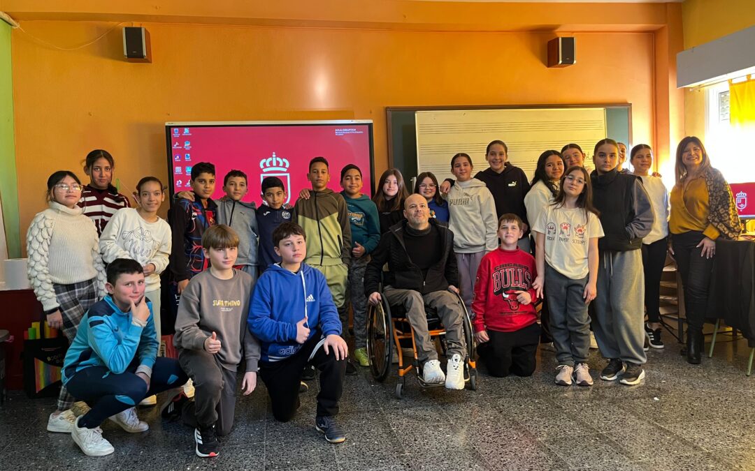 ASPAYM Murcia conciencia a más de cien escolares con el proyecto  ‘Discapacidad y Seguridad Vial’