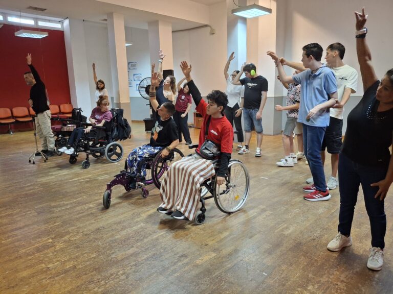 ASPAYM Almería impulsa el deporte y la cultura inclusiva con dos nuevas escuelas en la provincia