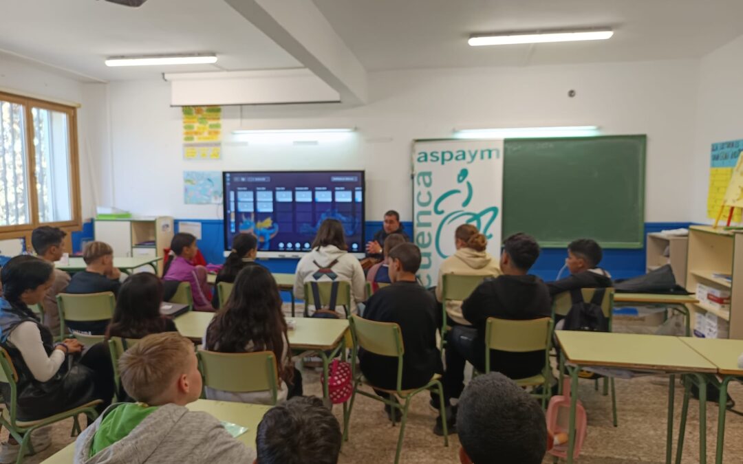 ASPAYM Cuenca desarrolla en Valera de Abajo la campaña ‘Discapacidad y seguridad vial’