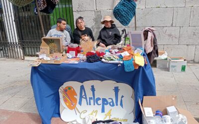 ASPAYM Asturias acoge un Mercado Solidario de la cooperativa ARTEPATÍ en Oviedo