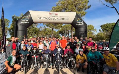La VIII Carrera Solidaria Virgen del Pilar de Albacete apoya la labor de ASPAYM